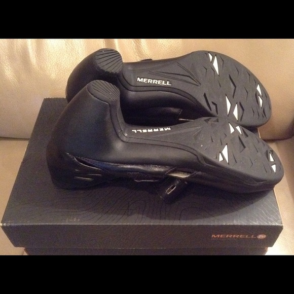 Shoes - Picture 4 of 4